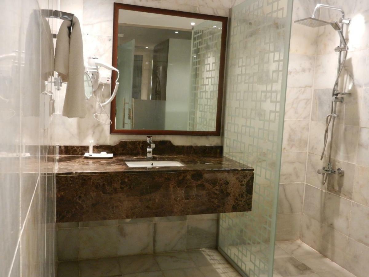 Glamour Hotel Джеда Екстериор снимка